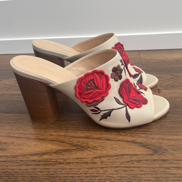 Floral sandal heels from Club Monaco. - Picture 2 of 3